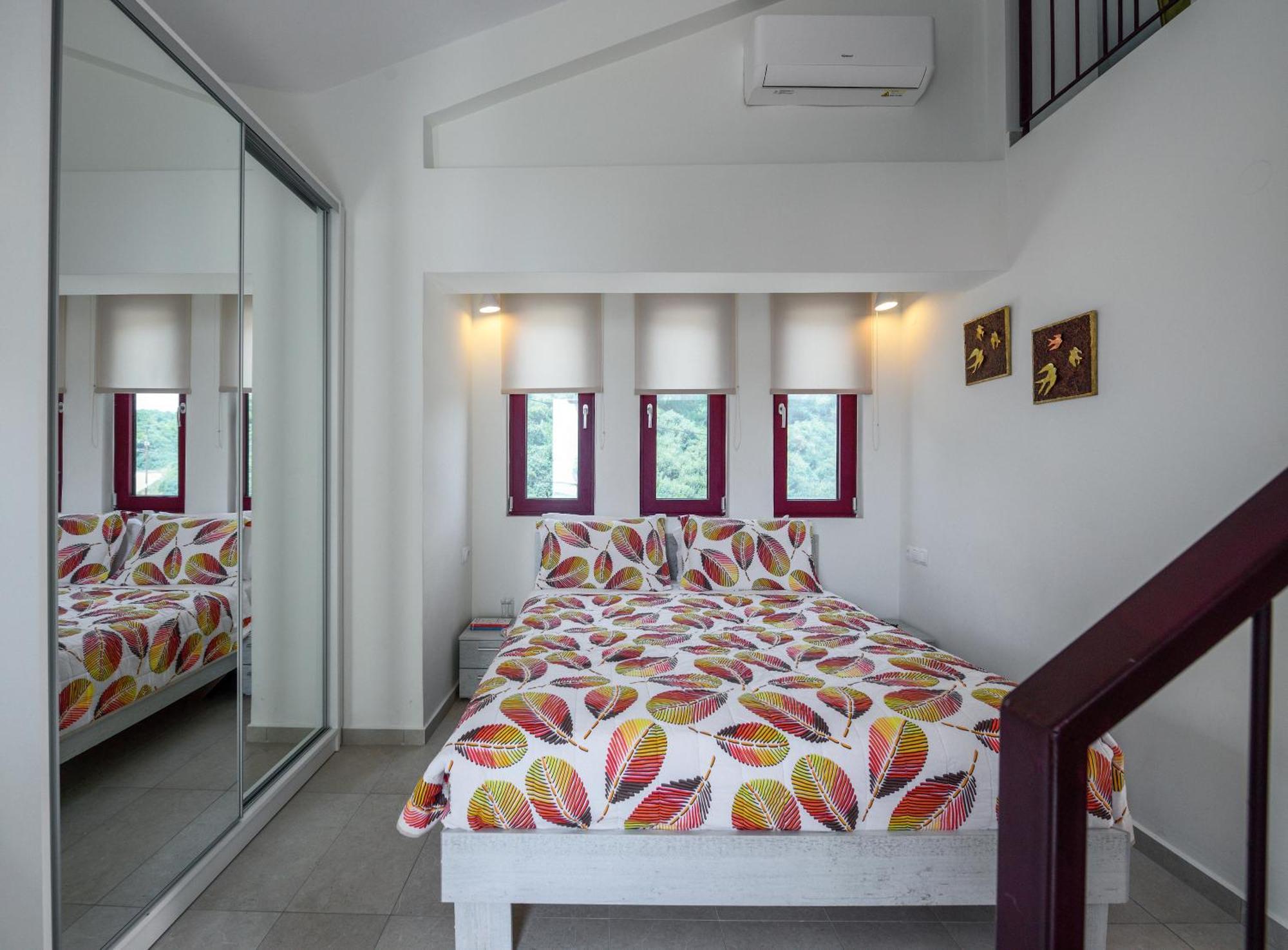 Elpiniki Luxury Rooms 네아 포티데아 외부 사진