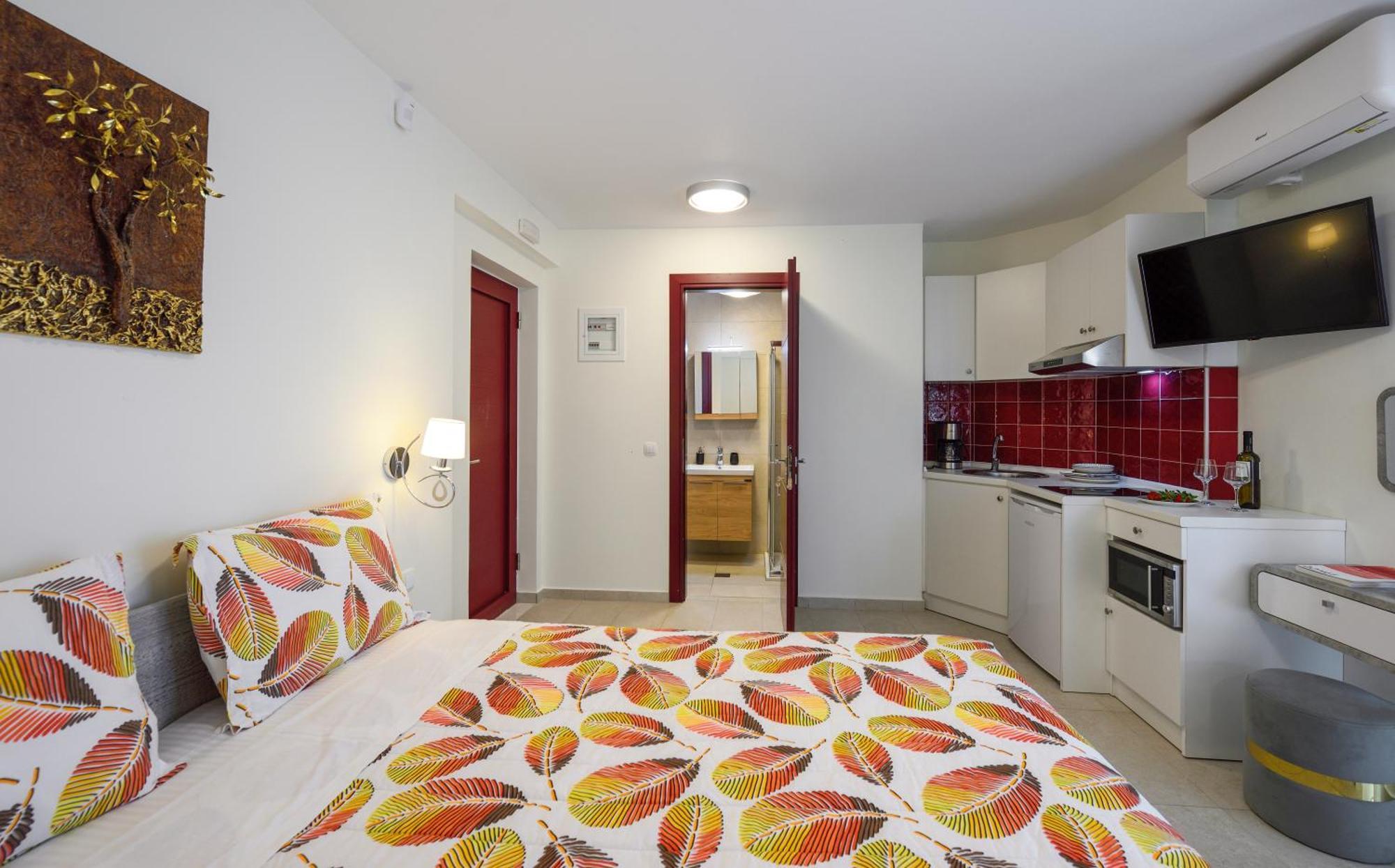 Elpiniki Luxury Rooms 네아 포티데아 외부 사진