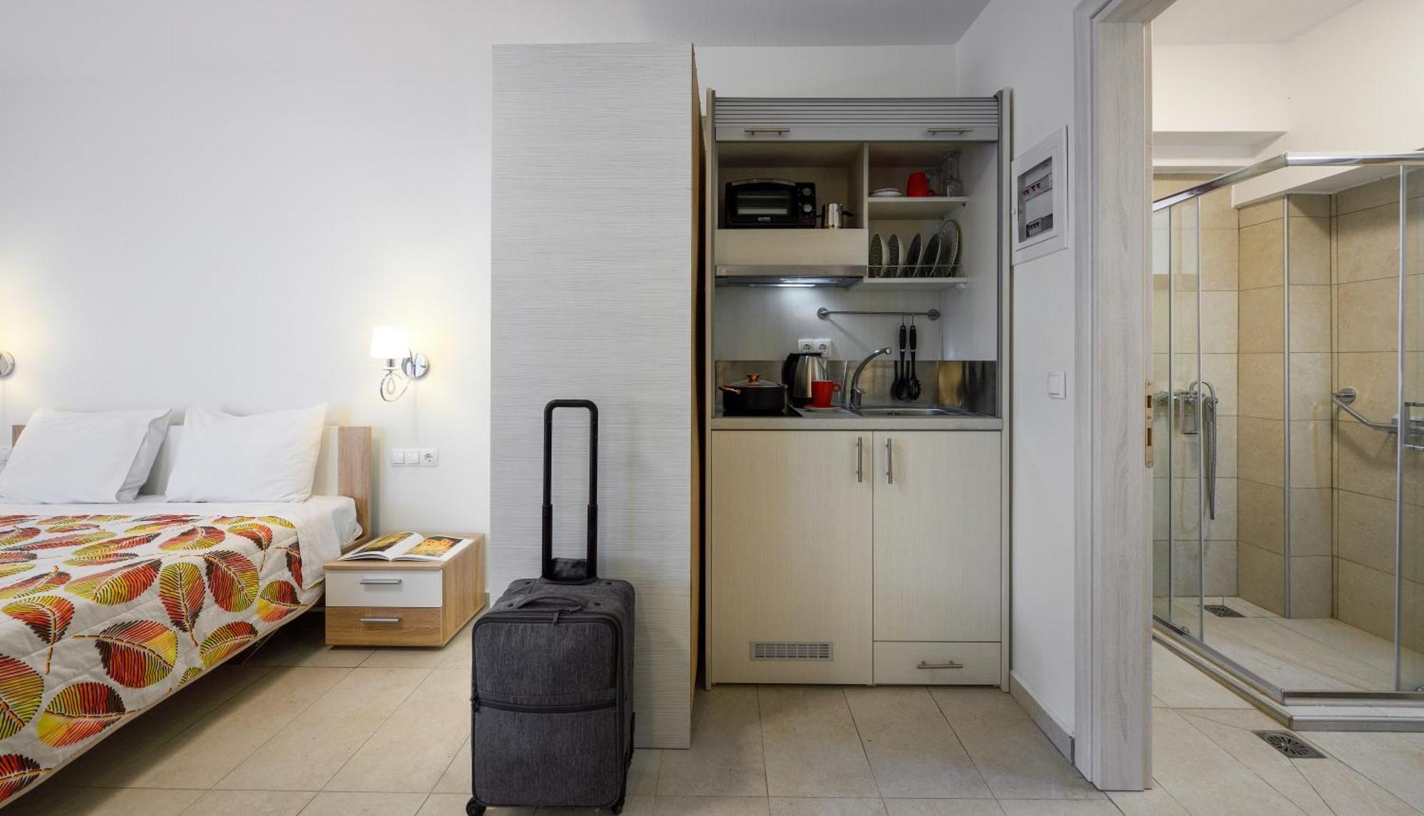 Elpiniki Luxury Rooms 네아 포티데아 외부 사진
