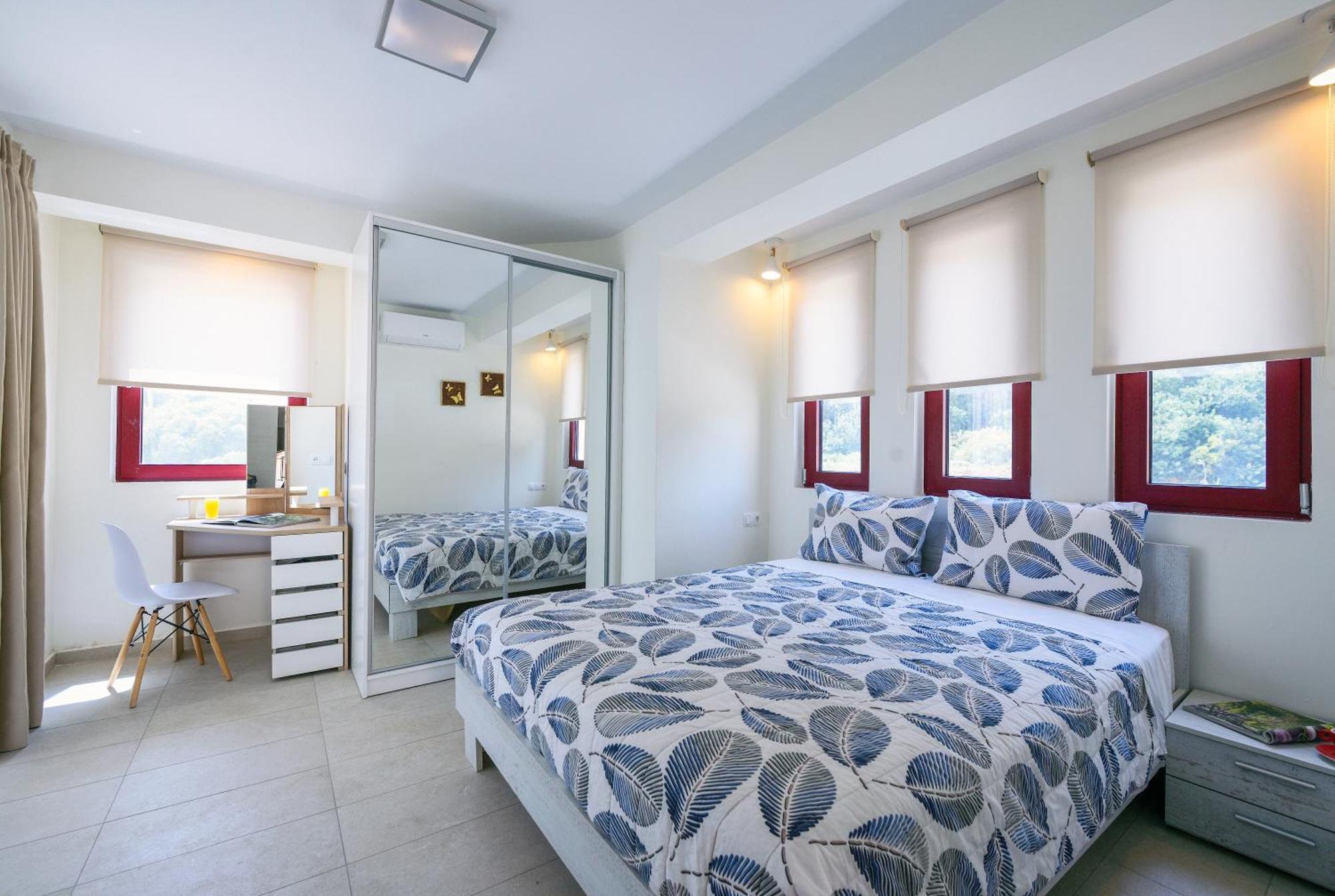 Elpiniki Luxury Rooms 네아 포티데아 외부 사진