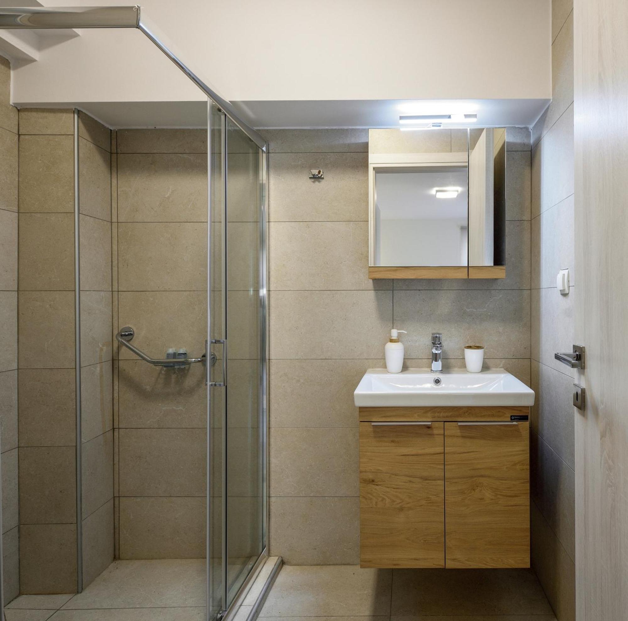 Elpiniki Luxury Rooms 네아 포티데아 외부 사진