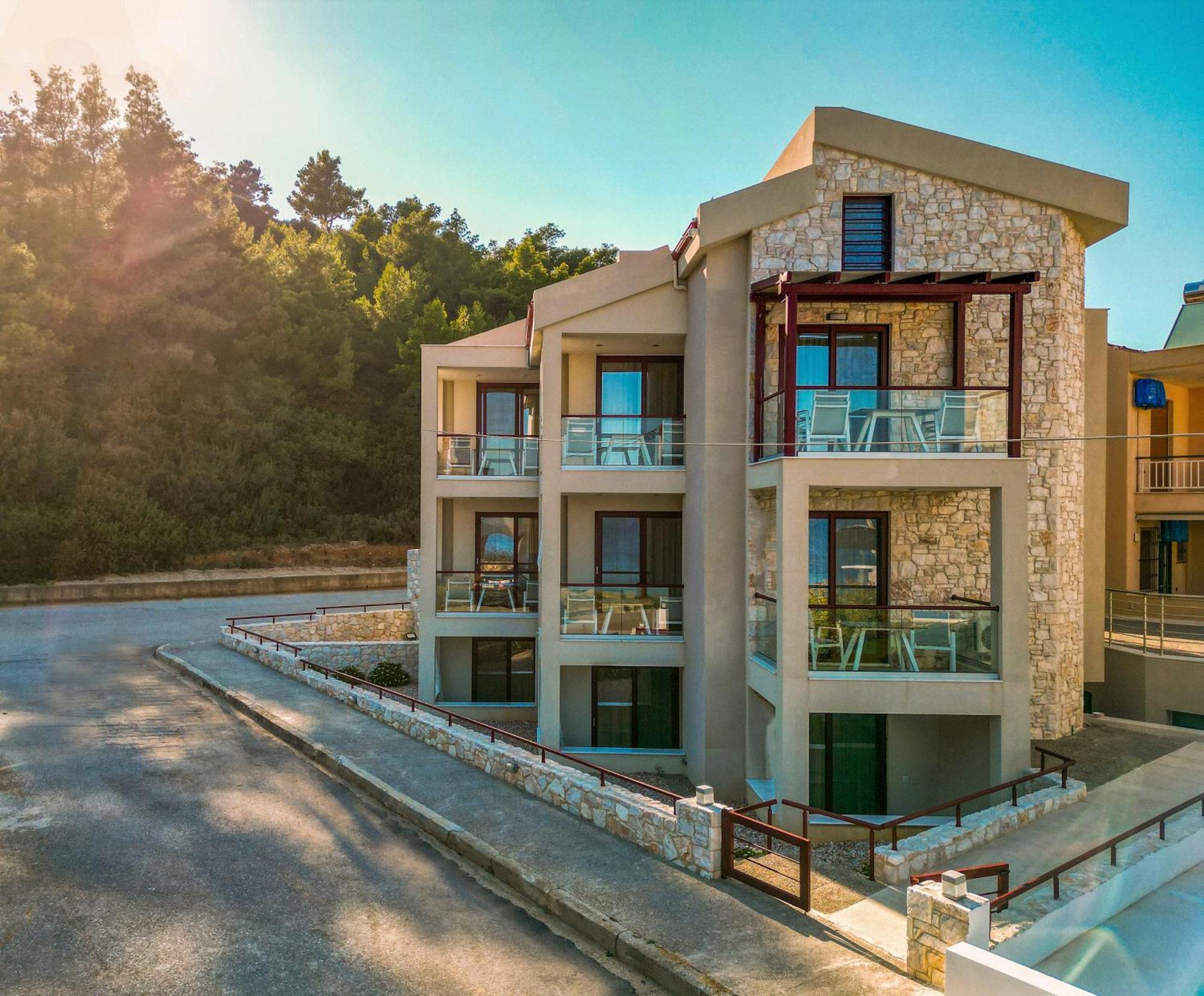 Elpiniki Luxury Rooms 네아 포티데아 외부 사진